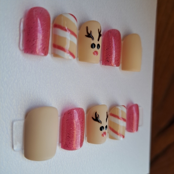 Pink Reindeer Custom Set of 10 Hand Painted Press On Nails Custom Reusable - Picture 3 of 8